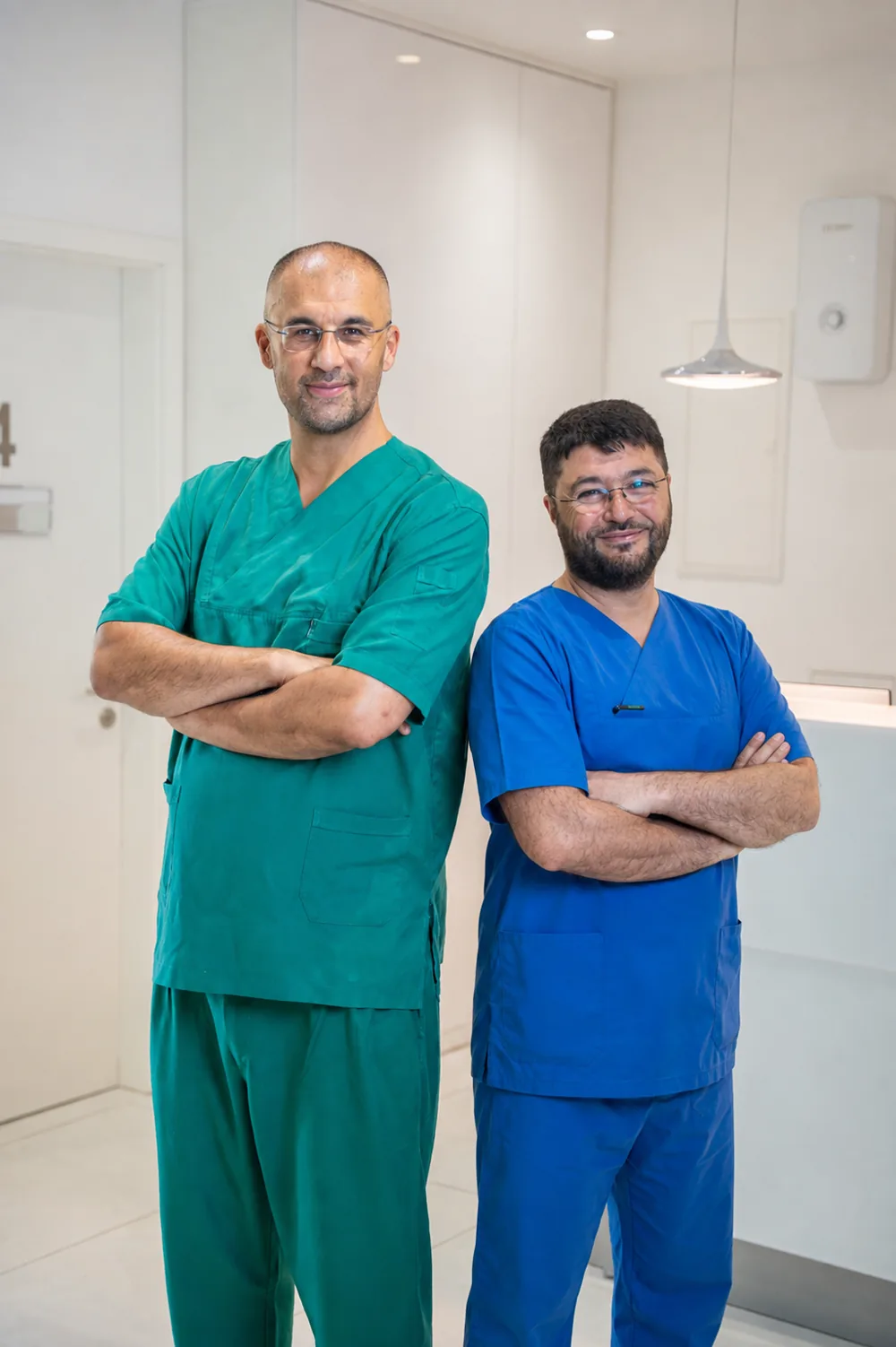 Dr. Omar Samadzade und Dr. med. Nazir Ahmad Tokhi in ihrer Hamburger Praxis